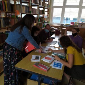 img01 ,,Човек је утолико вреднији колико језика говори“