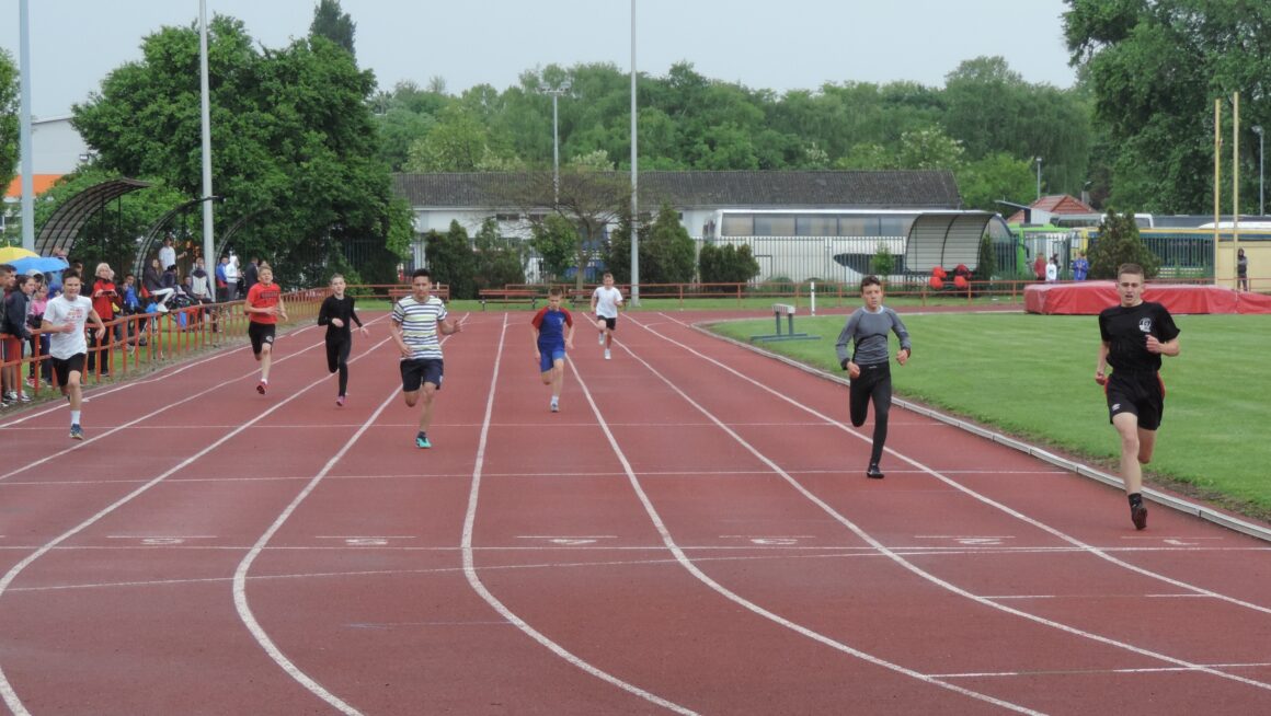 drzavno prvenstvo atletika 19.05.2021. sremska mitrovica 049 Учешће наших ученика на државном првенству у атлетици