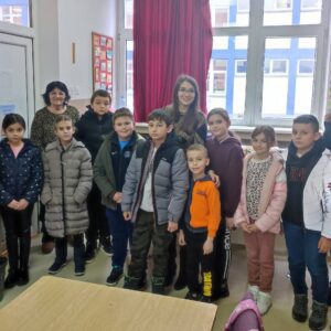 Ученици издвојених одељења из Доброводице, Прњавора и Црног Кала у посети библиотеци