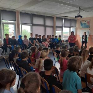 Представа наших ученика “Затворимо врата насиљу”