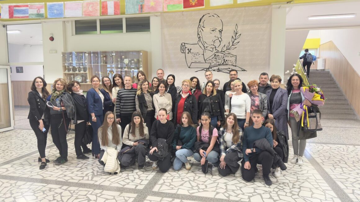 1000130533 Put znanja i saradnje: Diseminacija Erasmus+ aktivnosti u OŠ ,, Jovan Jovanović Zmaj” u Svilajncu