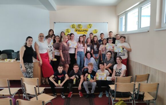 We have some un-bee-lievable spellers!                                                  Школско такмичење у спеловању за ученике од 5. до 7. разреда
