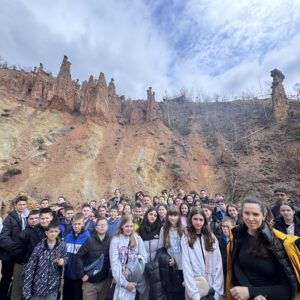 Стопама историје и природних феномена: Петаци на пролећној екскурзији кроз Ниш и Ђавољу варош